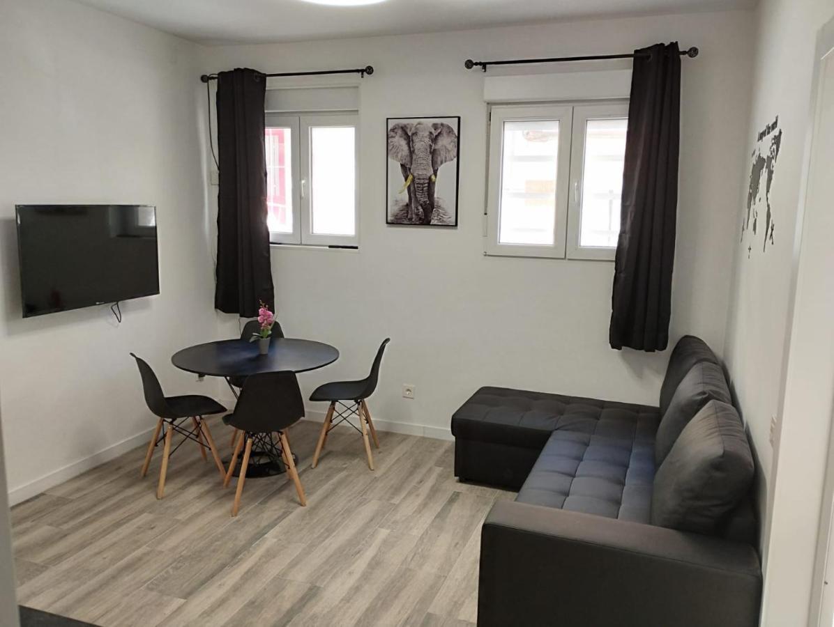 Apartamento Blanco Y Negro En El Centro Alicante Ngoại thất bức ảnh