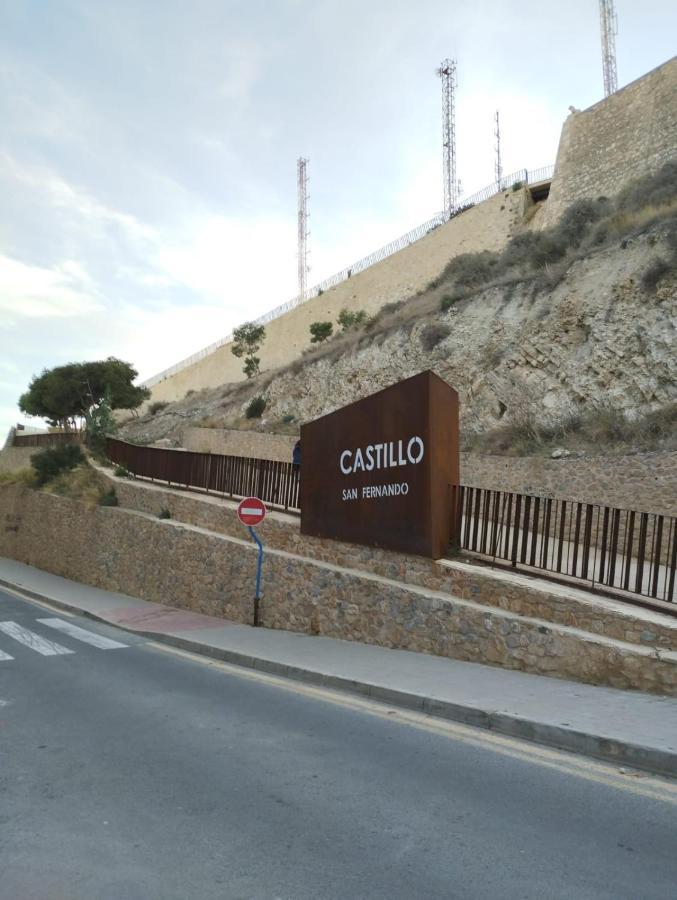 Apartamento Blanco Y Negro En El Centro Alicante Ngoại thất bức ảnh