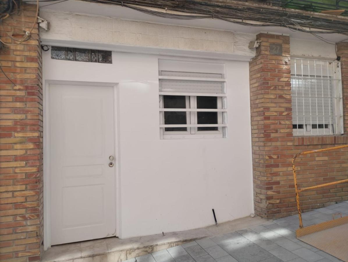 Apartamento Blanco Y Negro En El Centro Alicante Ngoại thất bức ảnh