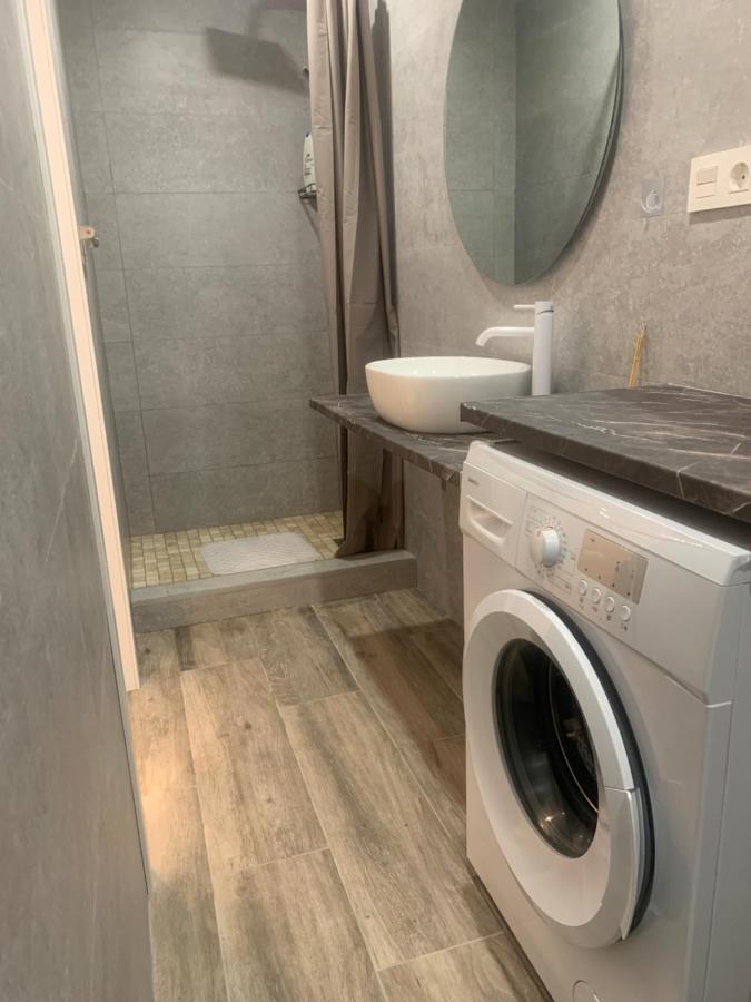 Apartamento Blanco Y Negro En El Centro Alicante Ngoại thất bức ảnh