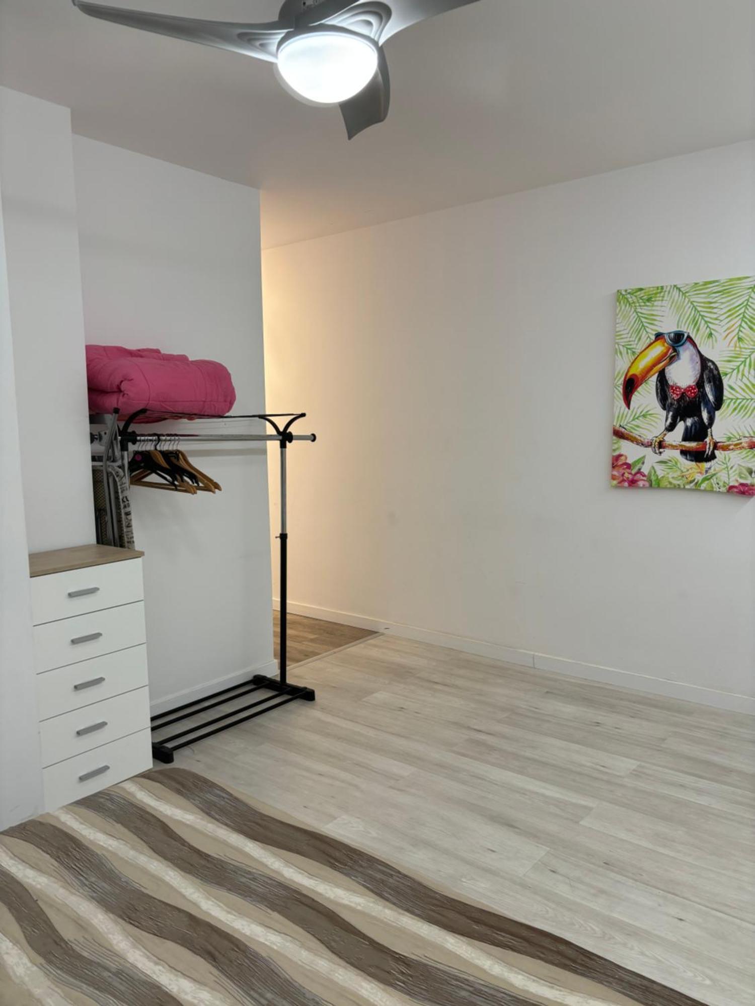 Apartamento Blanco Y Negro En El Centro Alicante Ngoại thất bức ảnh