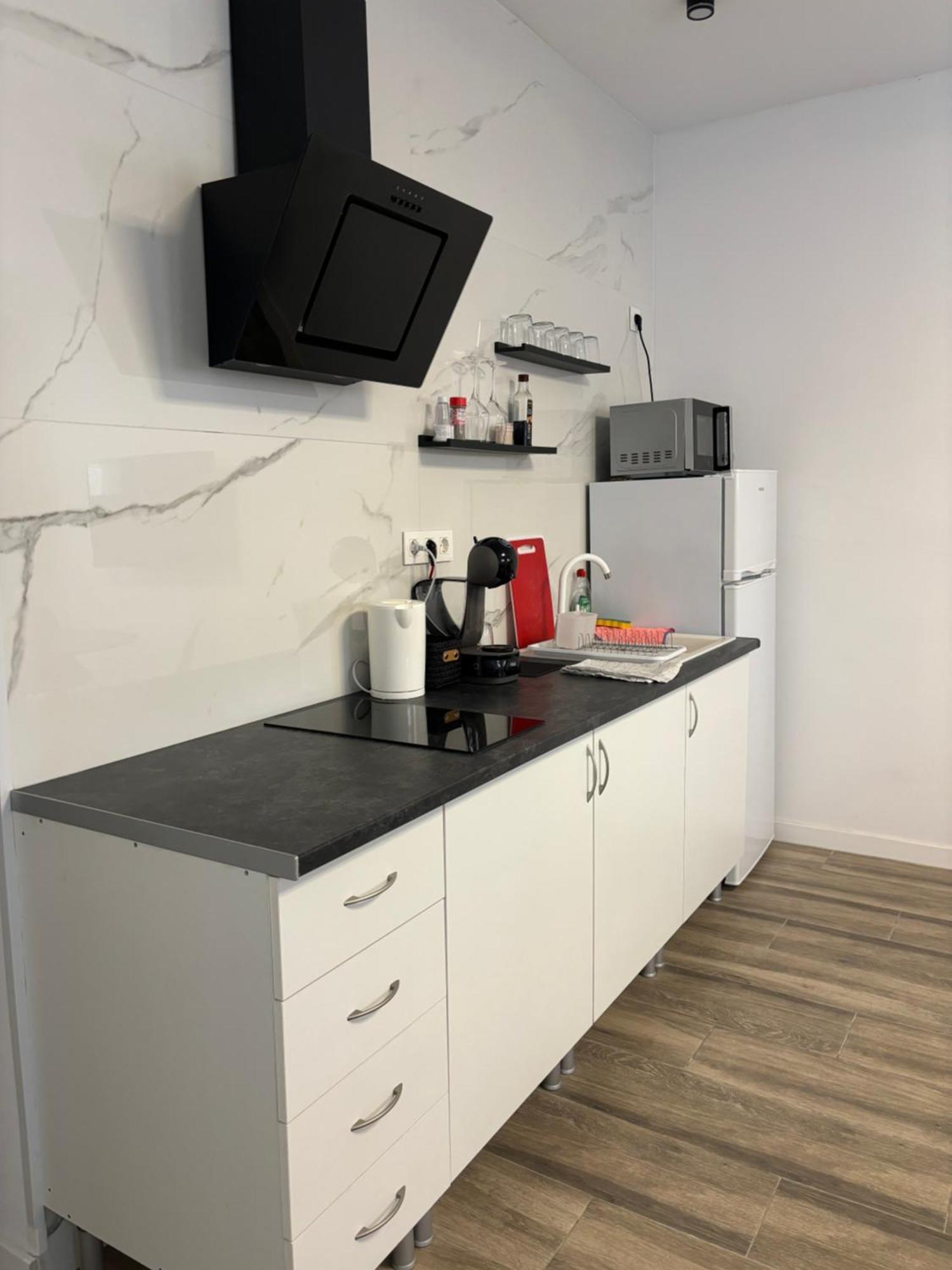 Apartamento Blanco Y Negro En El Centro Alicante Ngoại thất bức ảnh