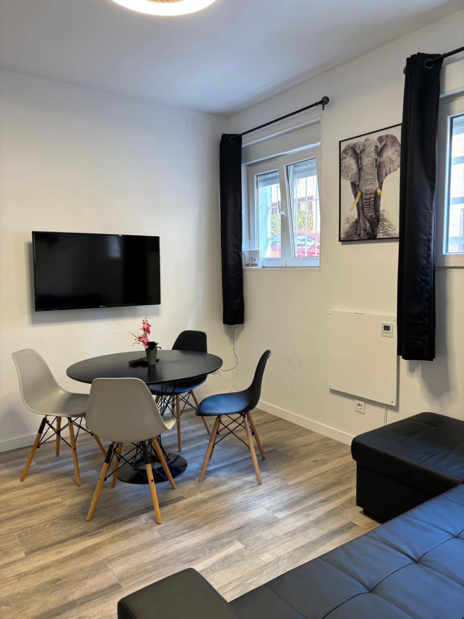 Apartamento Blanco Y Negro En El Centro Alicante Ngoại thất bức ảnh