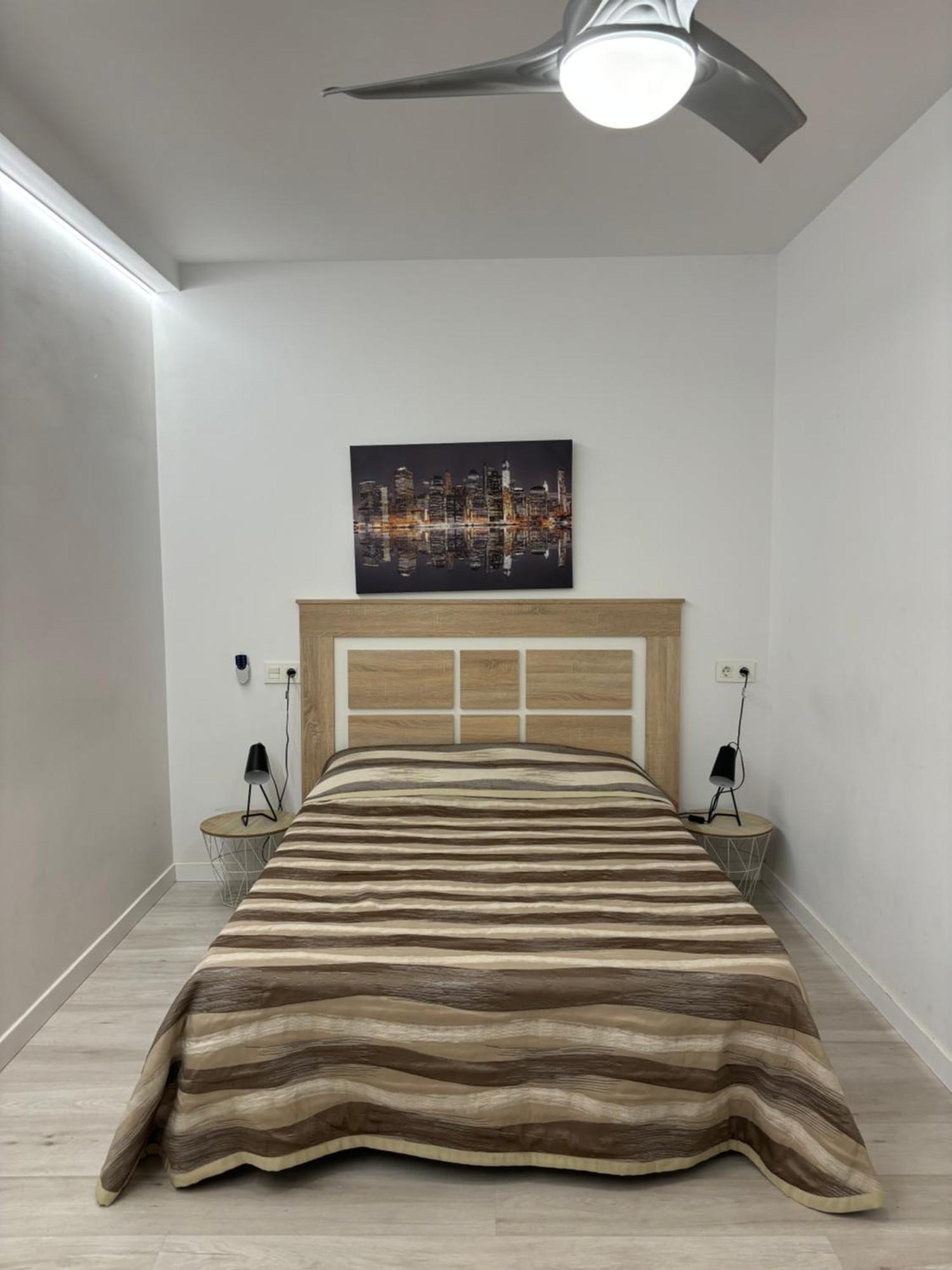 Apartamento Blanco Y Negro En El Centro Alicante Ngoại thất bức ảnh
